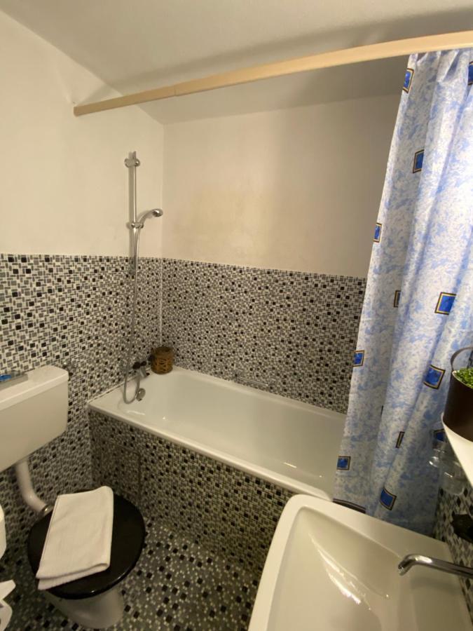 Hotel Lodge Inn فيش المظهر الخارجي الصورة